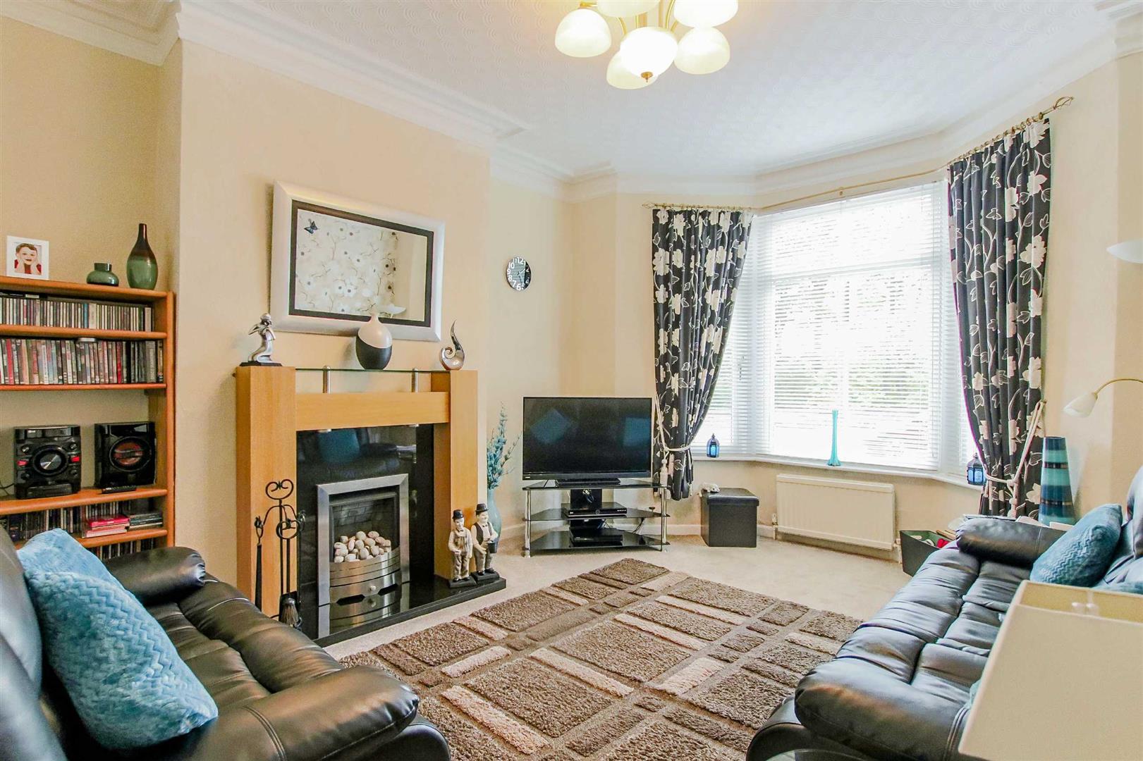 4 Bed Terraced House For Sale - Main Image